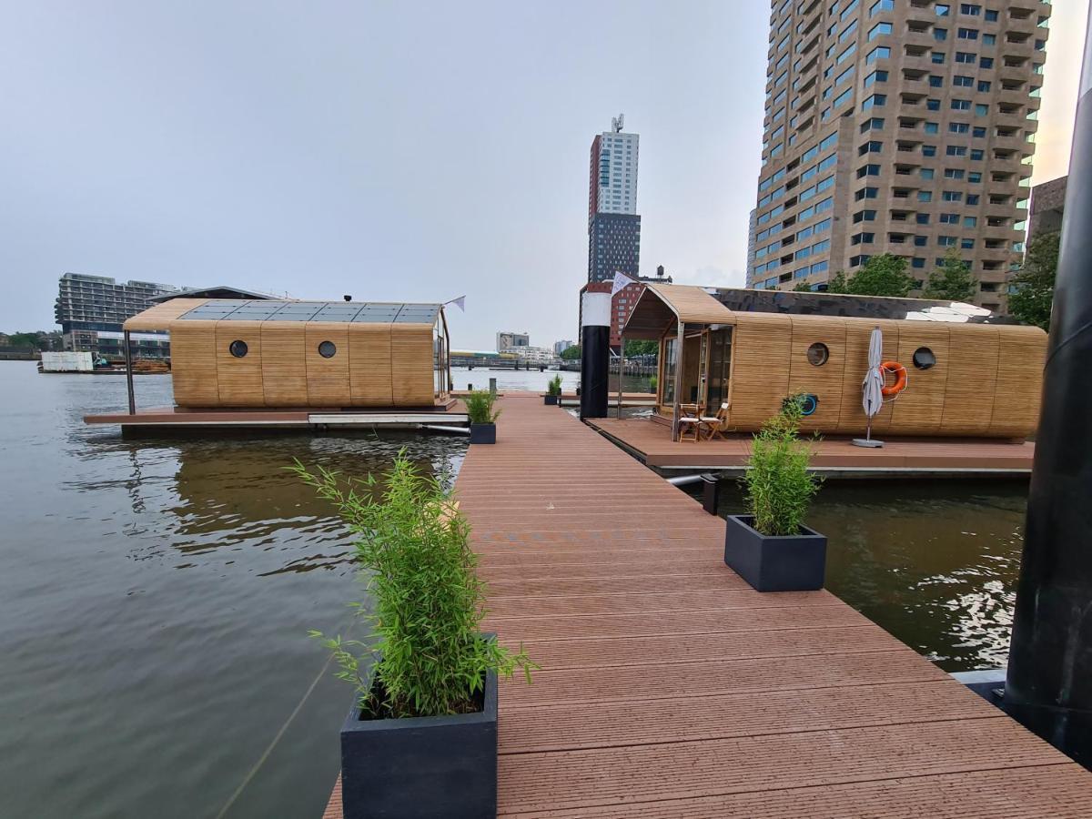 Wikkelboat Nr2 At Floating Rotterdam Rijnhaven Hotel Exterior photo